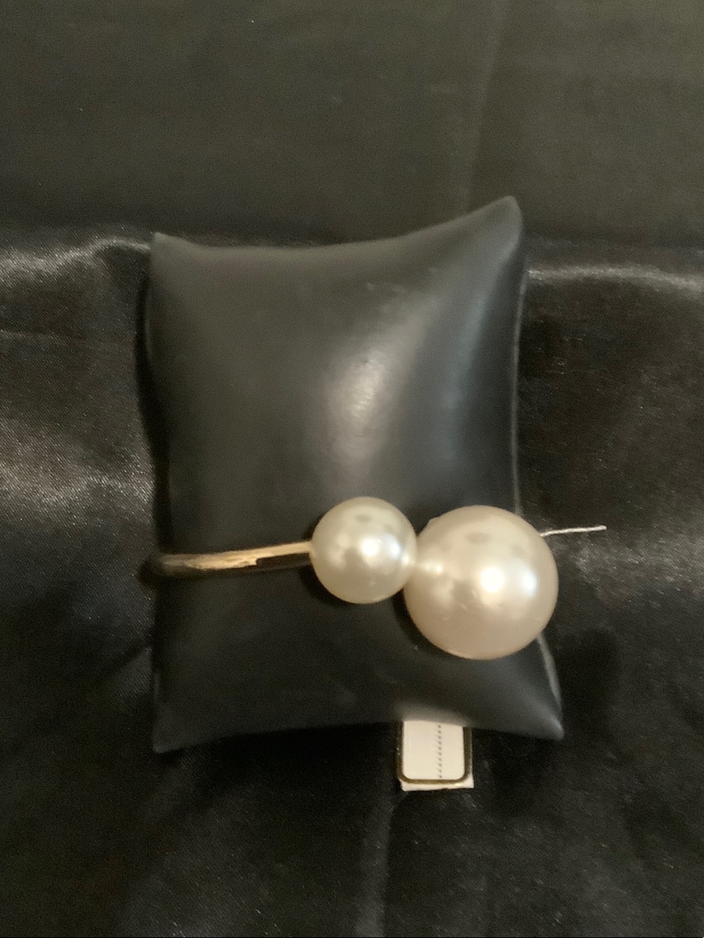 Pearl Hing Bracelet.